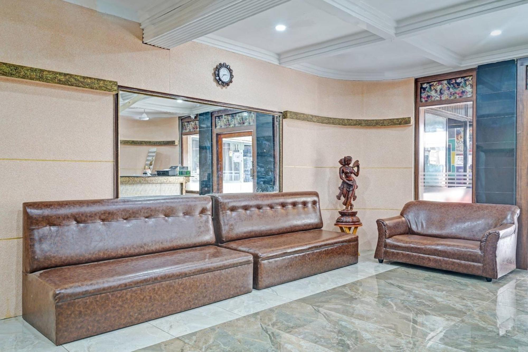 Hotel Capital O Rayan Plaza à Kochi Extérieur photo